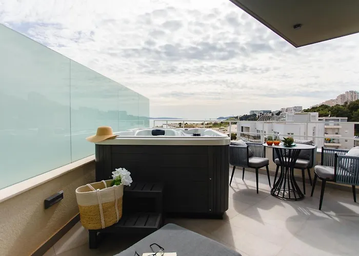 Appartement Front Maal, Private & Parking Split