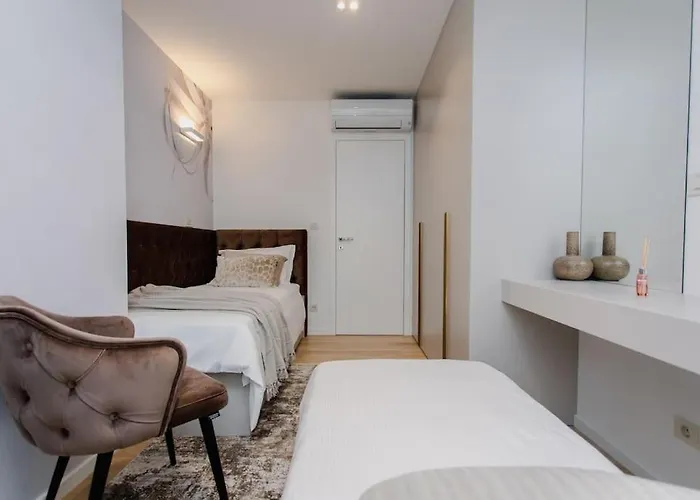 Front Maal, Private & Parking Appartement Split