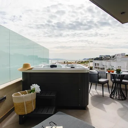 Appartement Front Maal, Private & Parking Split